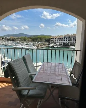 Appartement Au Coeur De La Marina Cogolin